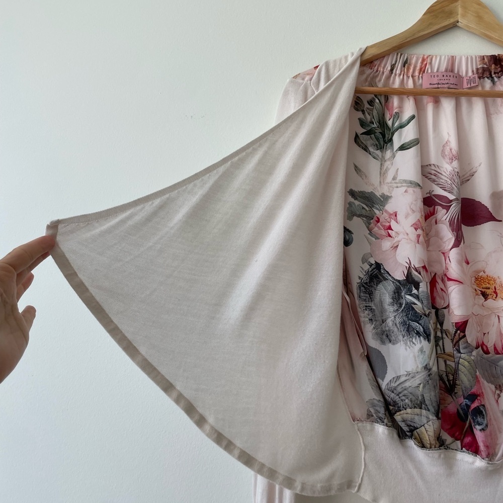 🌸🍂Ted Baker lightweight, floral satin back, open front cardigan XS US 4, Sz 1 - Picture 3 of 6